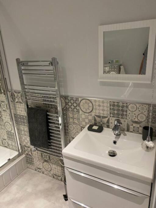 Luxury Mumbles View Studio Apartment 斯旺西 外观 照片