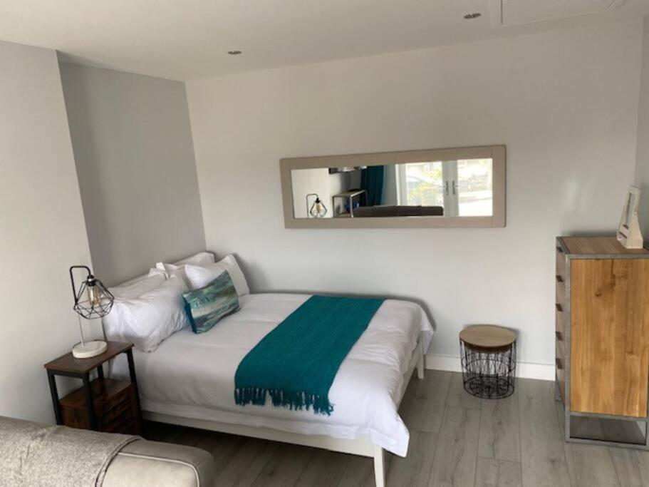 Luxury Mumbles View Studio Apartment 斯旺西 外观 照片